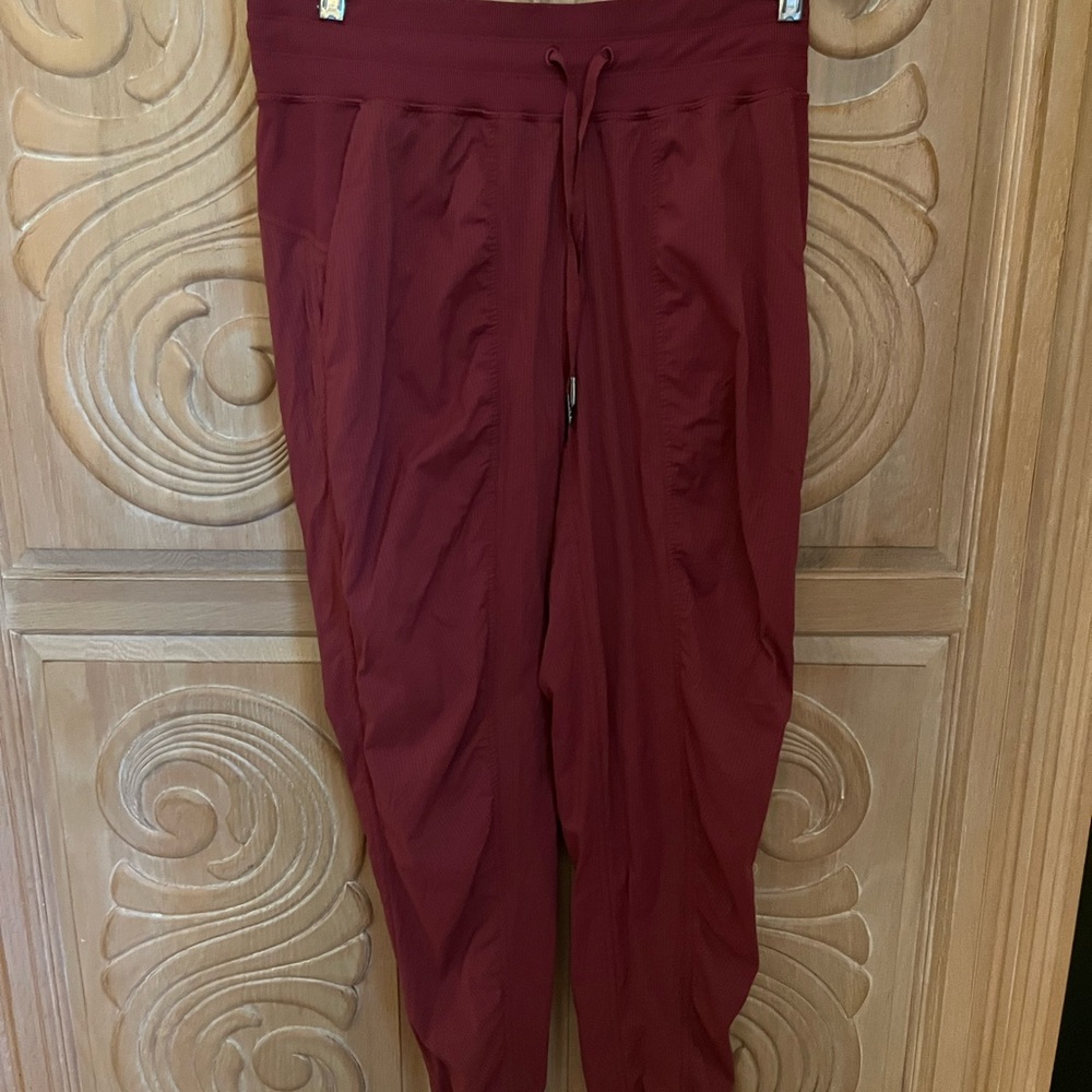 Women's  Lululemon Burgundy Pants